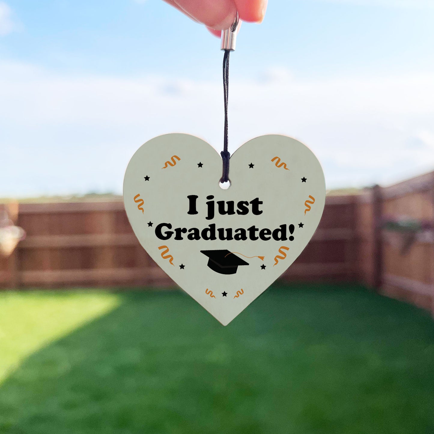 Novelty Graduation Gift Wood Keyring I JUST GRADUATED Gift