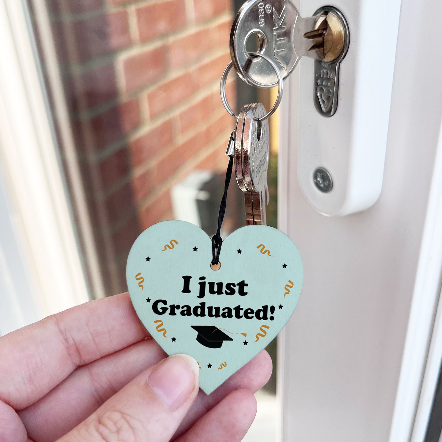Novelty Graduation Gift Wood Keyring I JUST GRADUATED Gift