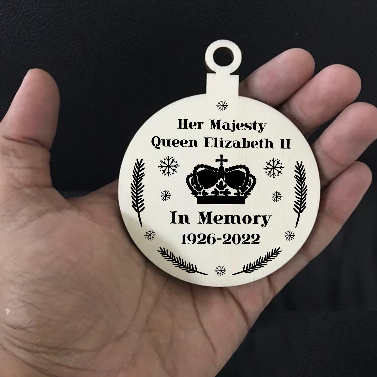 In Memory Gift Queen Elizabeth II Plaque Wood Christmas Bauble